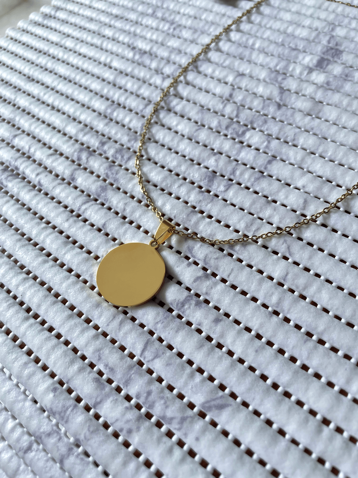 Collar medalla circular