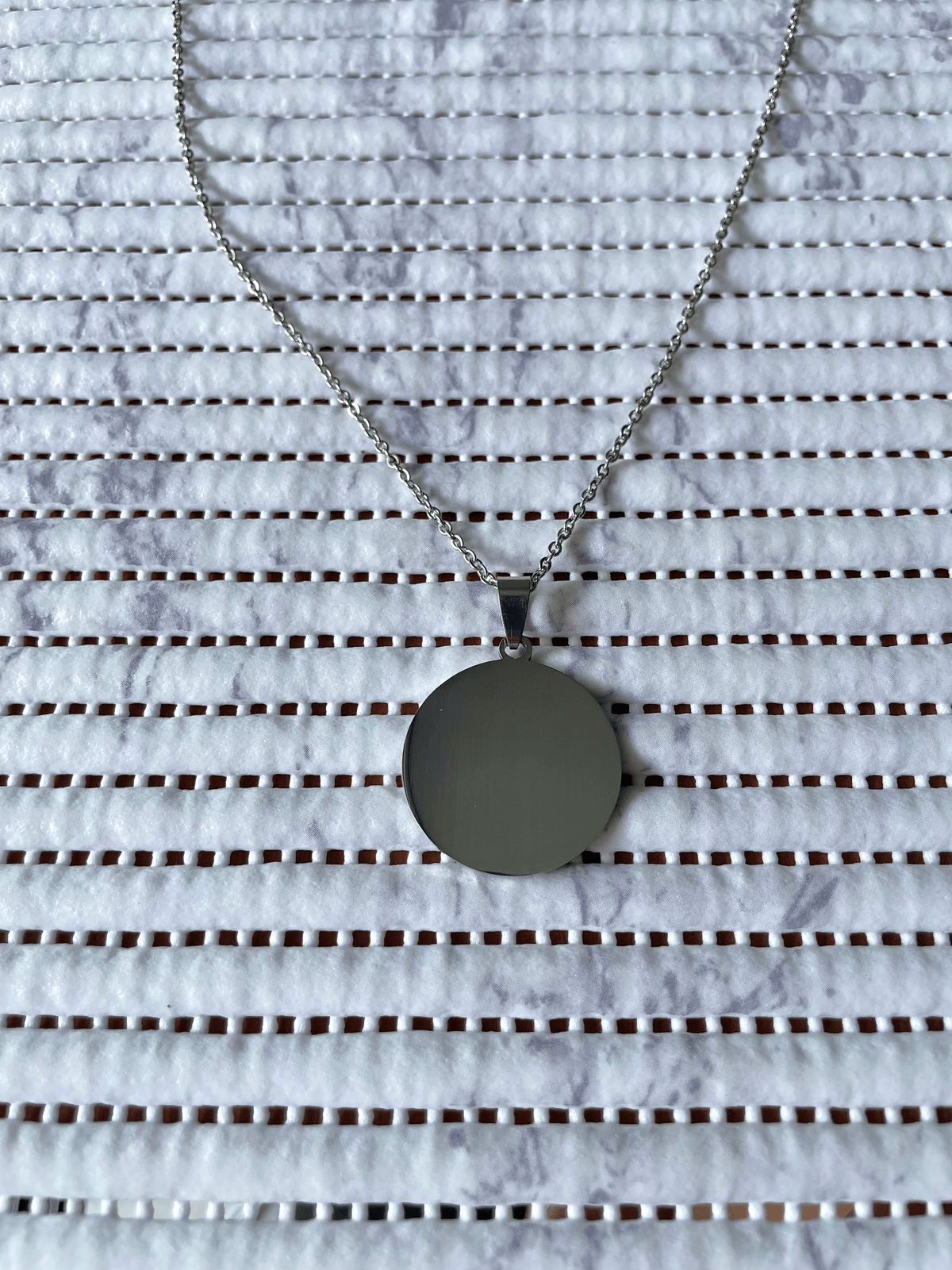 Collar medalla circular