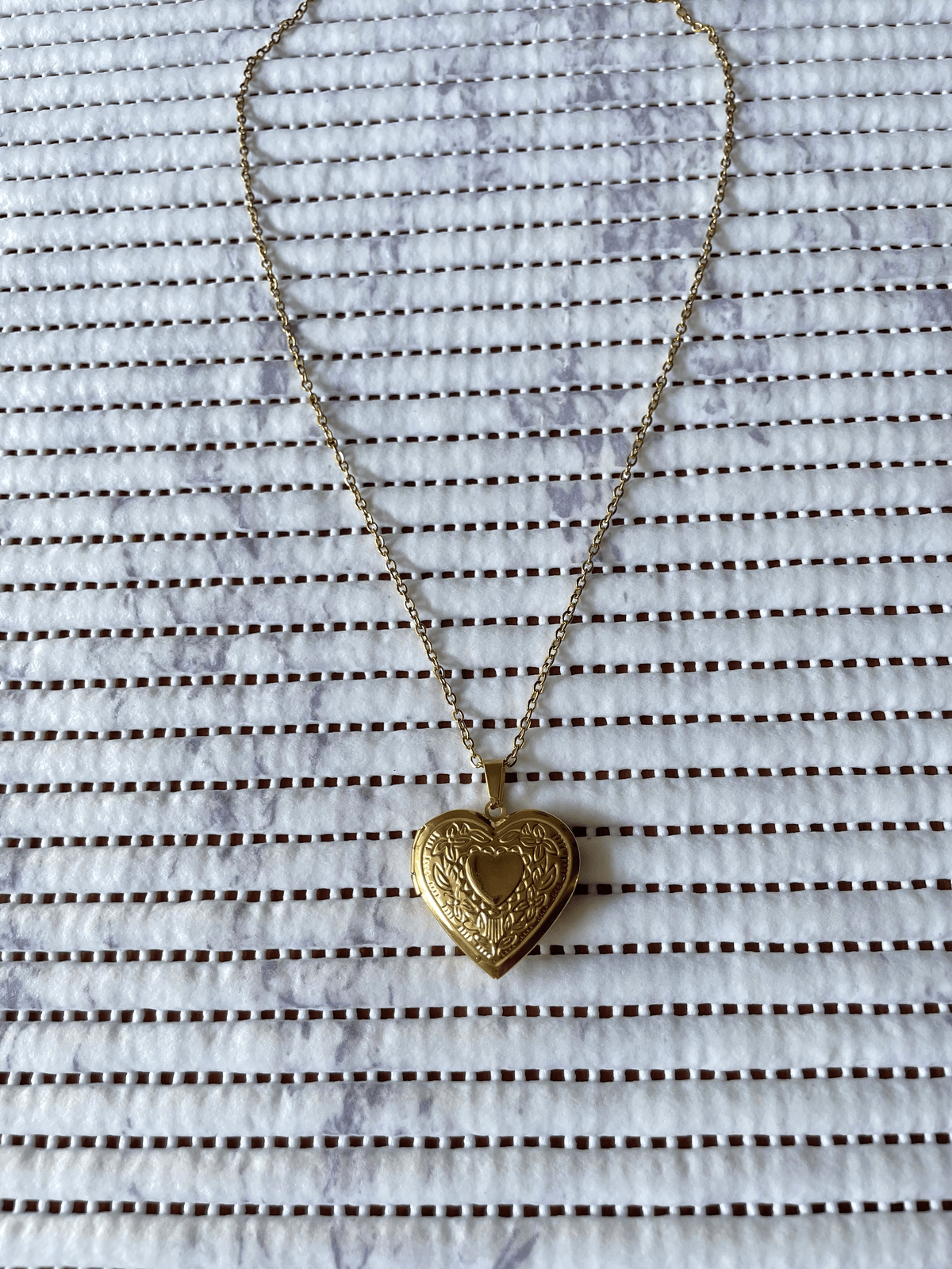 Collar Relicario Corazon