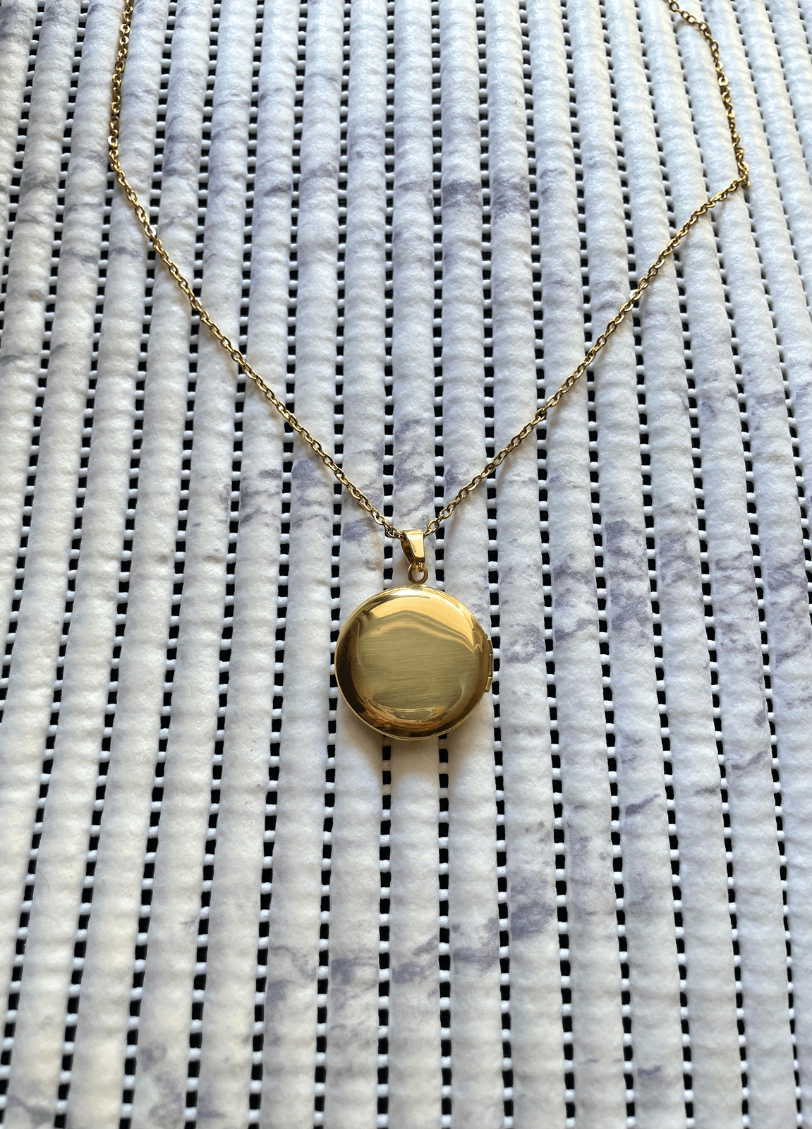 Collar Relicario Circular